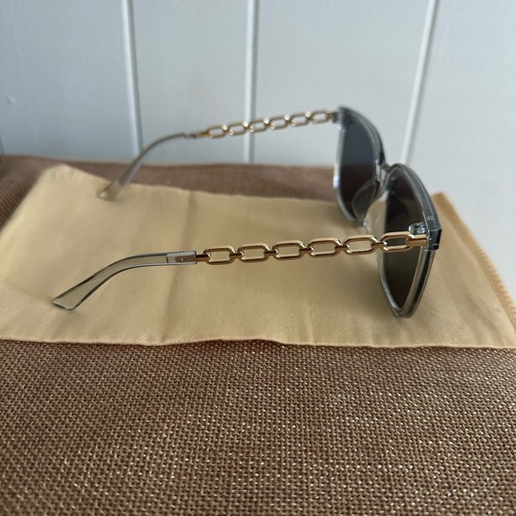 Sunglasses - Picture 4 of 5